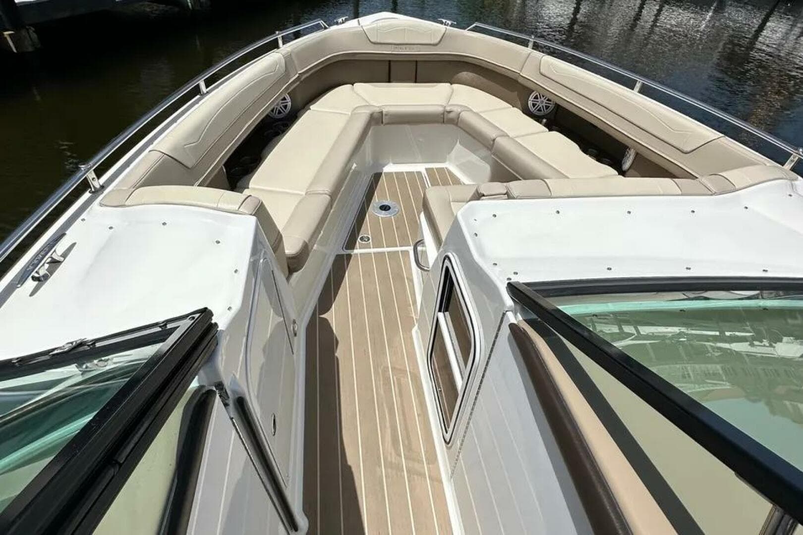 2019 Formula 350 Crossover Bowrider