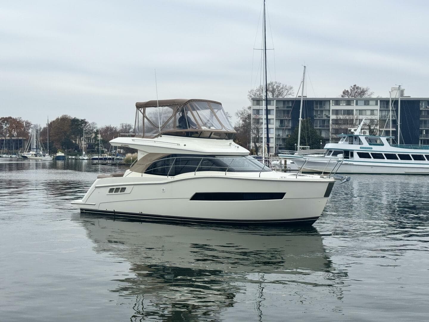 2016 Caver C34 Starboard Side