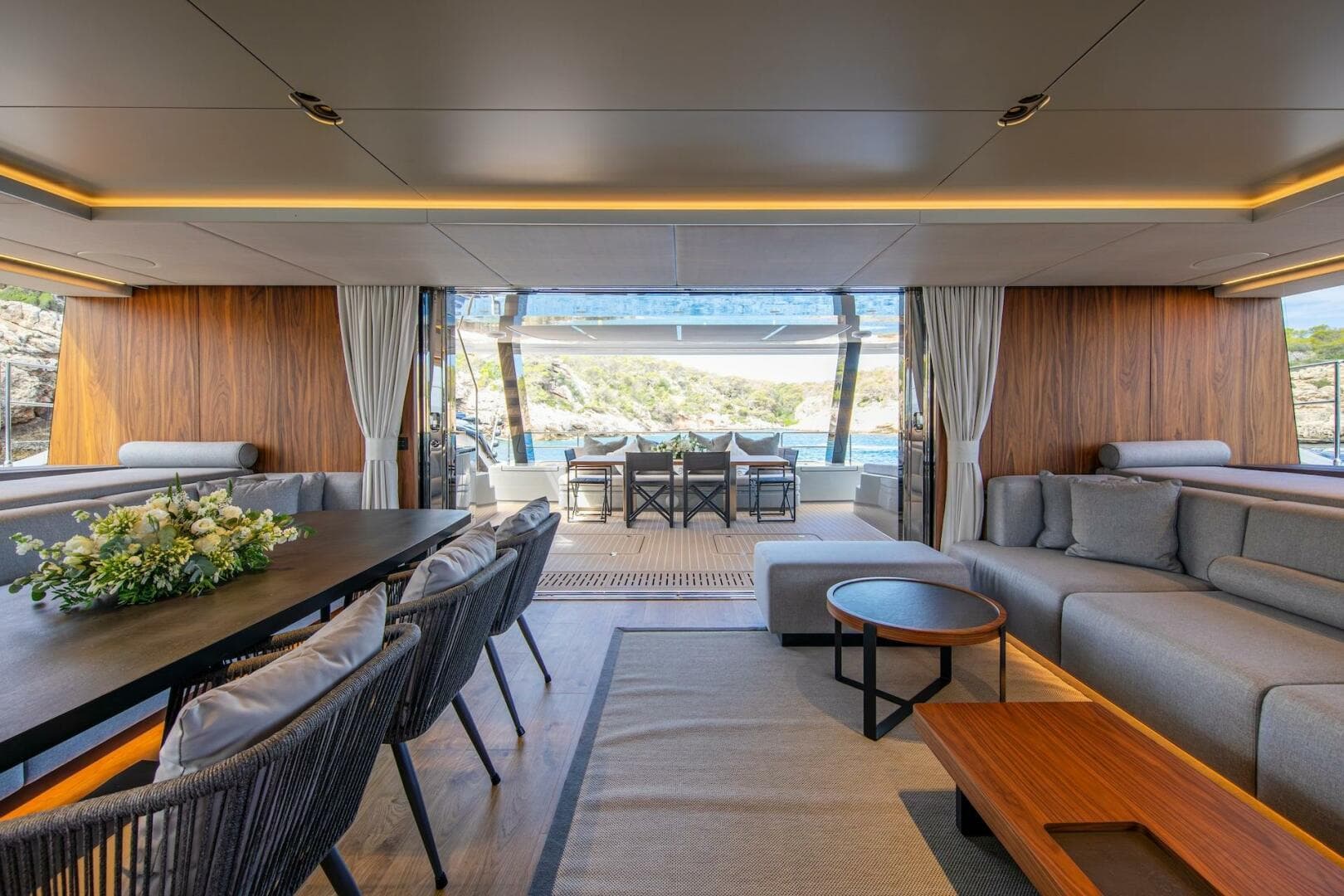 2024 Sunreef Power Catamaran