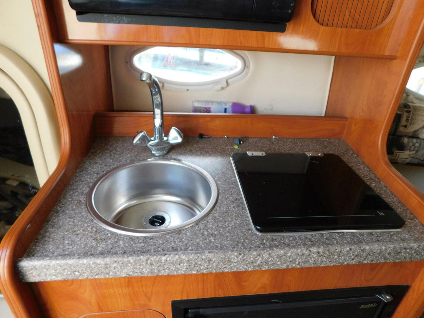 2004 Rinker Fiesta Vee 270