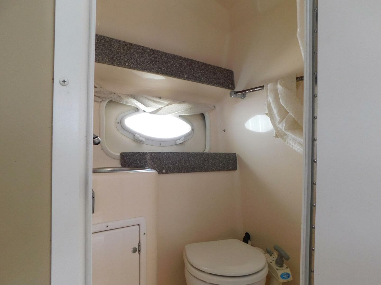 2004 Rinker Fiesta Vee 270