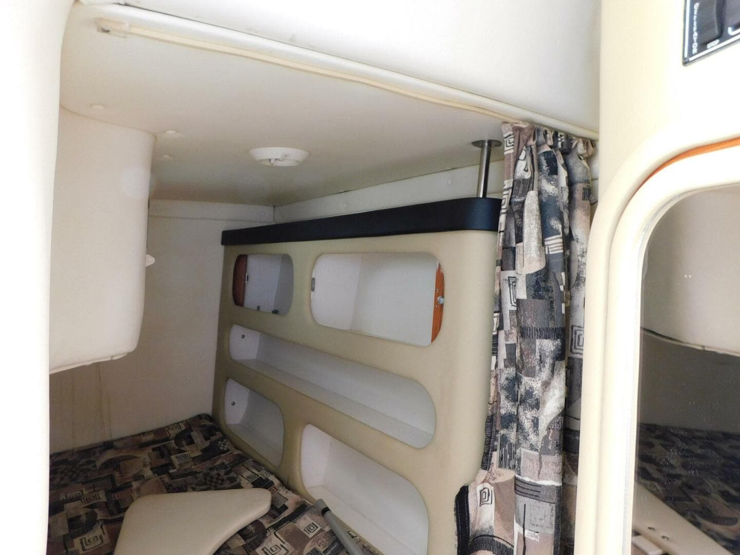 2004 Rinker Fiesta Vee 270