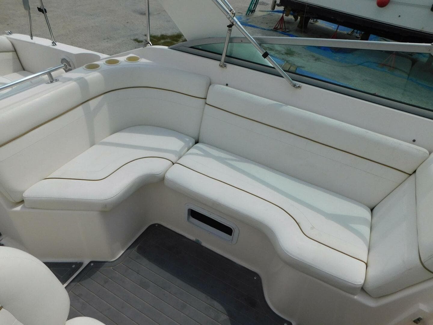 2004 Rinker Fiesta Vee 270
