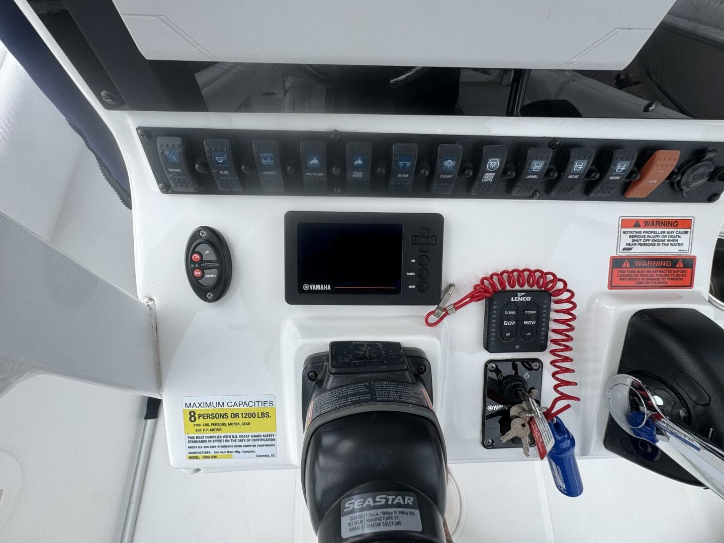 2017 Sea Hunt 235 Ultra SE