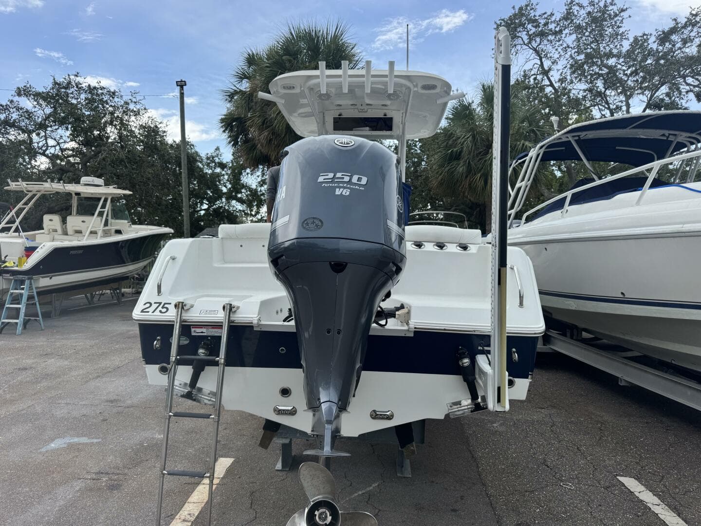 2017 Sea Hunt 235 Ultra SE