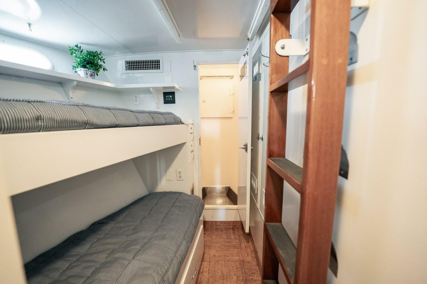 1964 Burger 64 Motor Yacht