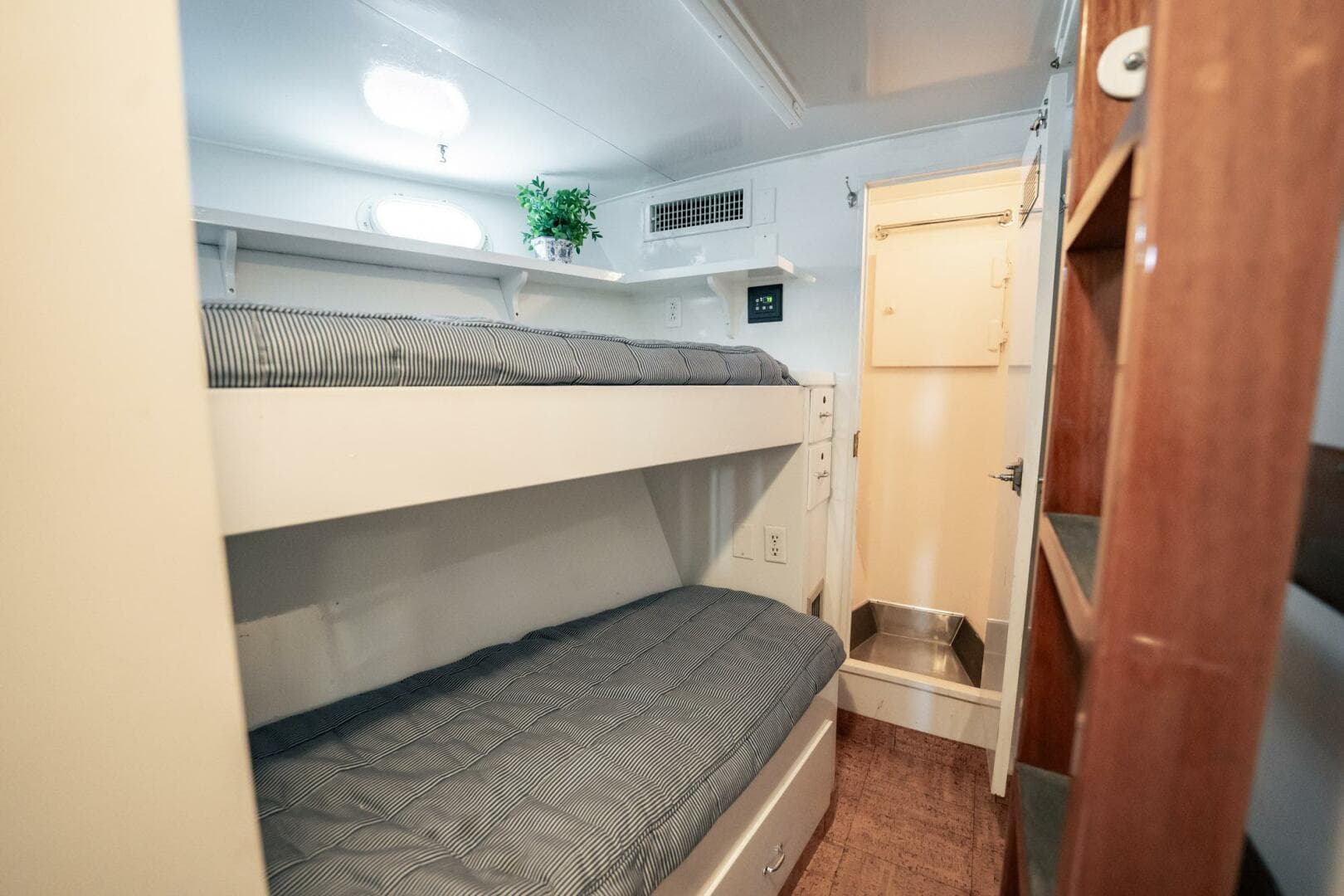 1964 Burger 64 Motor Yacht