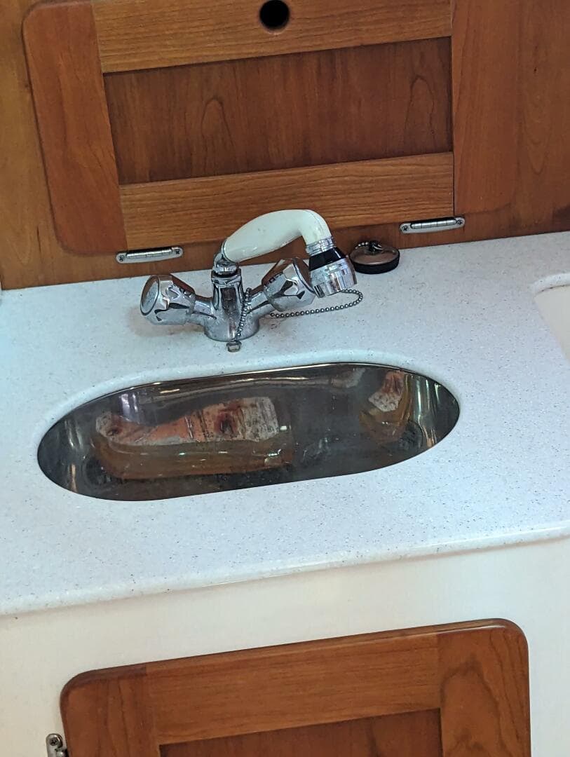 2006 Hunt Surf Hunter 33