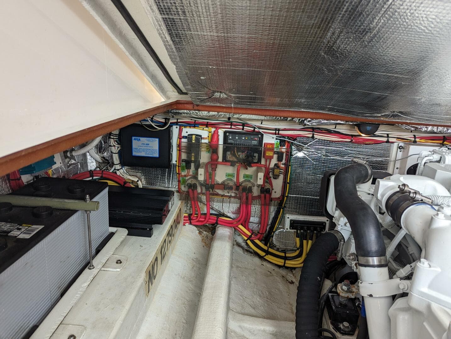 2006 Hunt Surf Hunter 33