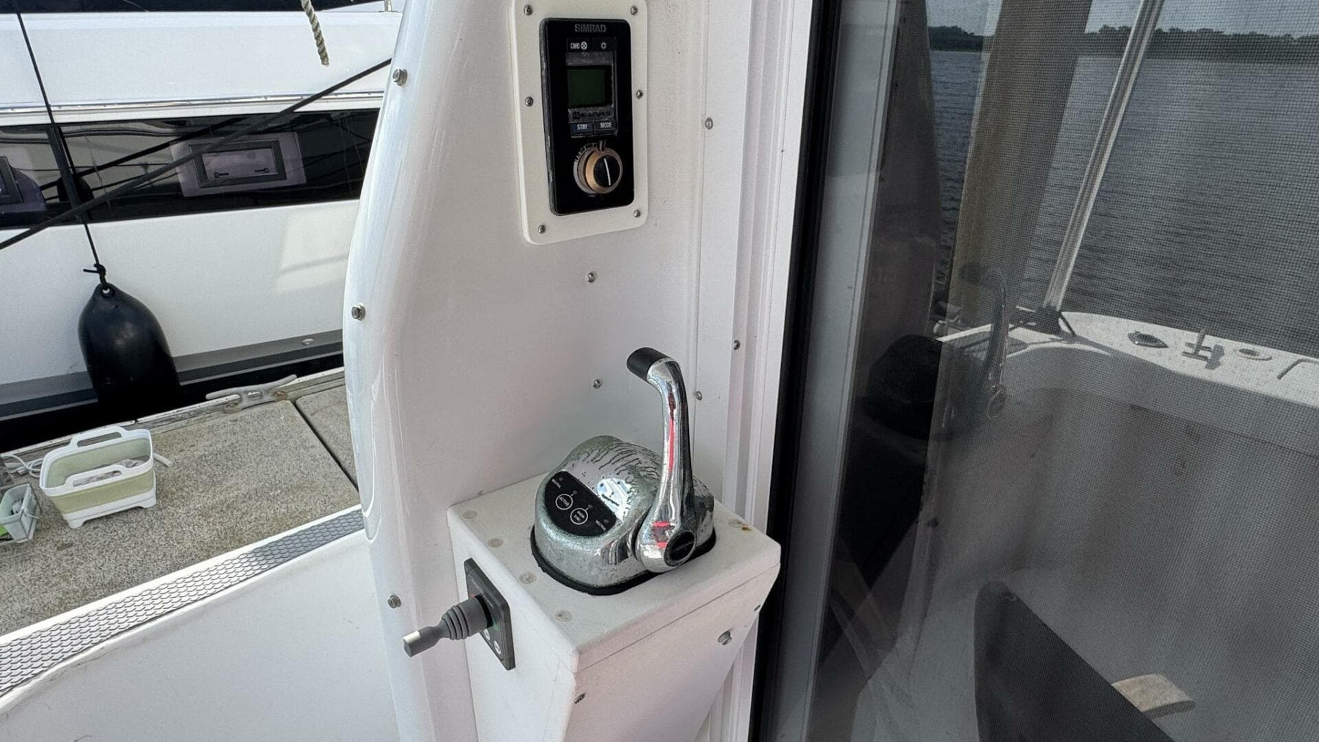 1999 Mainship 350 Lower Operating System