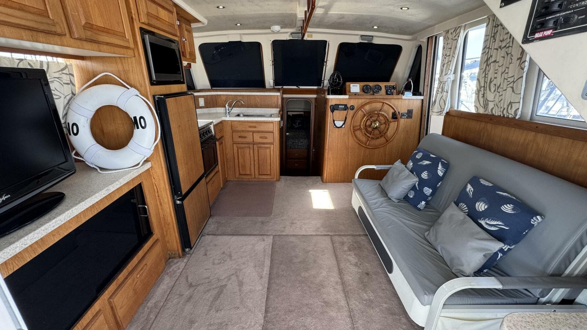 1999 Mainship 350 Salon