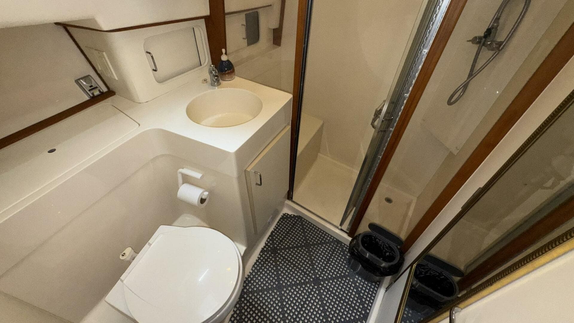 1999 Mainship 350 Wet Head