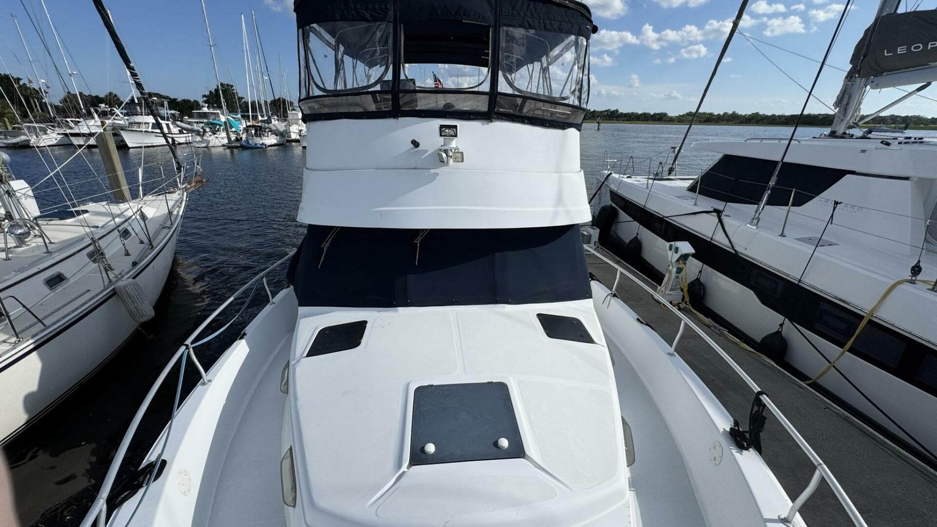 1999 Mainship 350 Bow