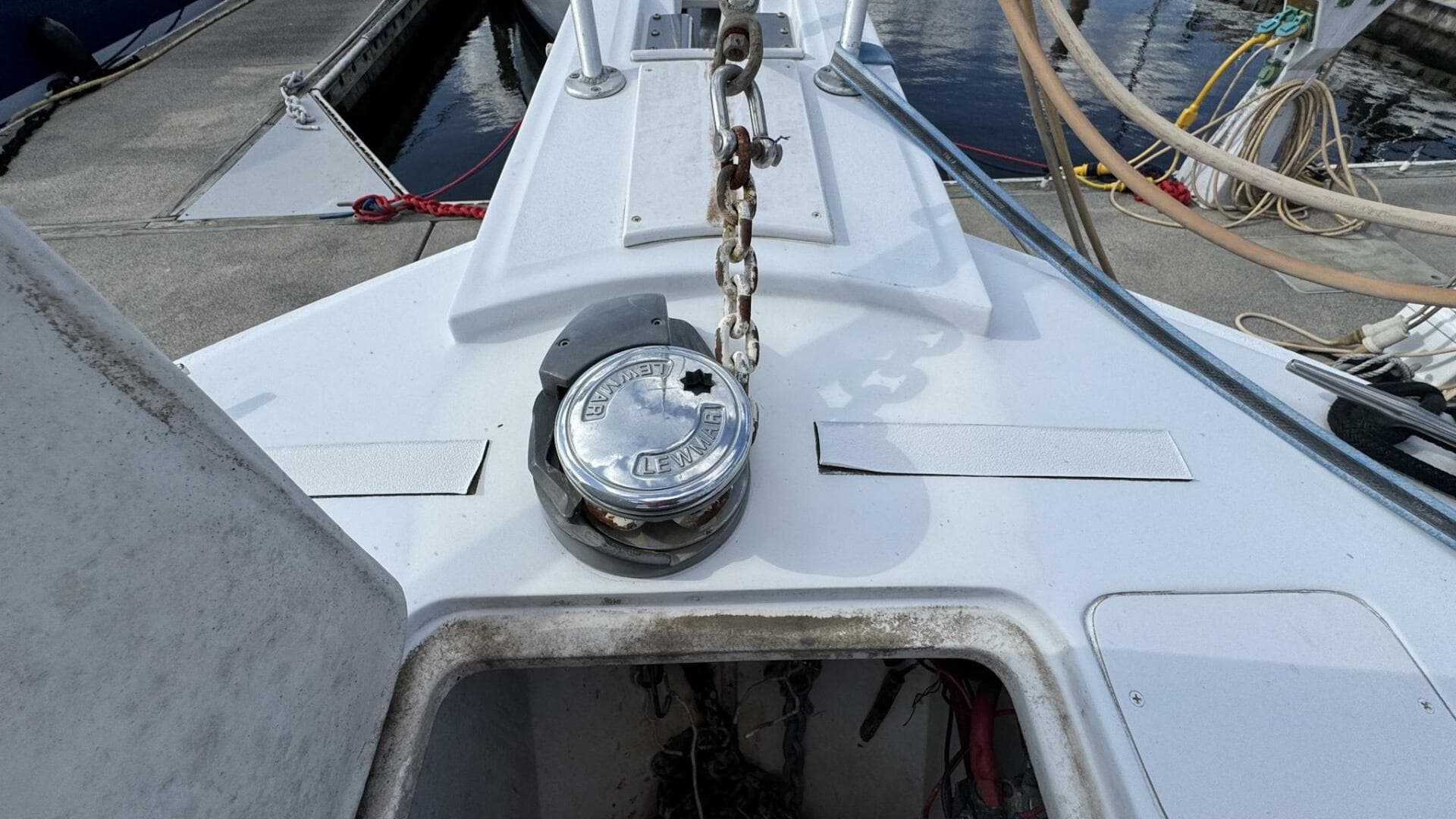 1999 Mainship 350 Bow