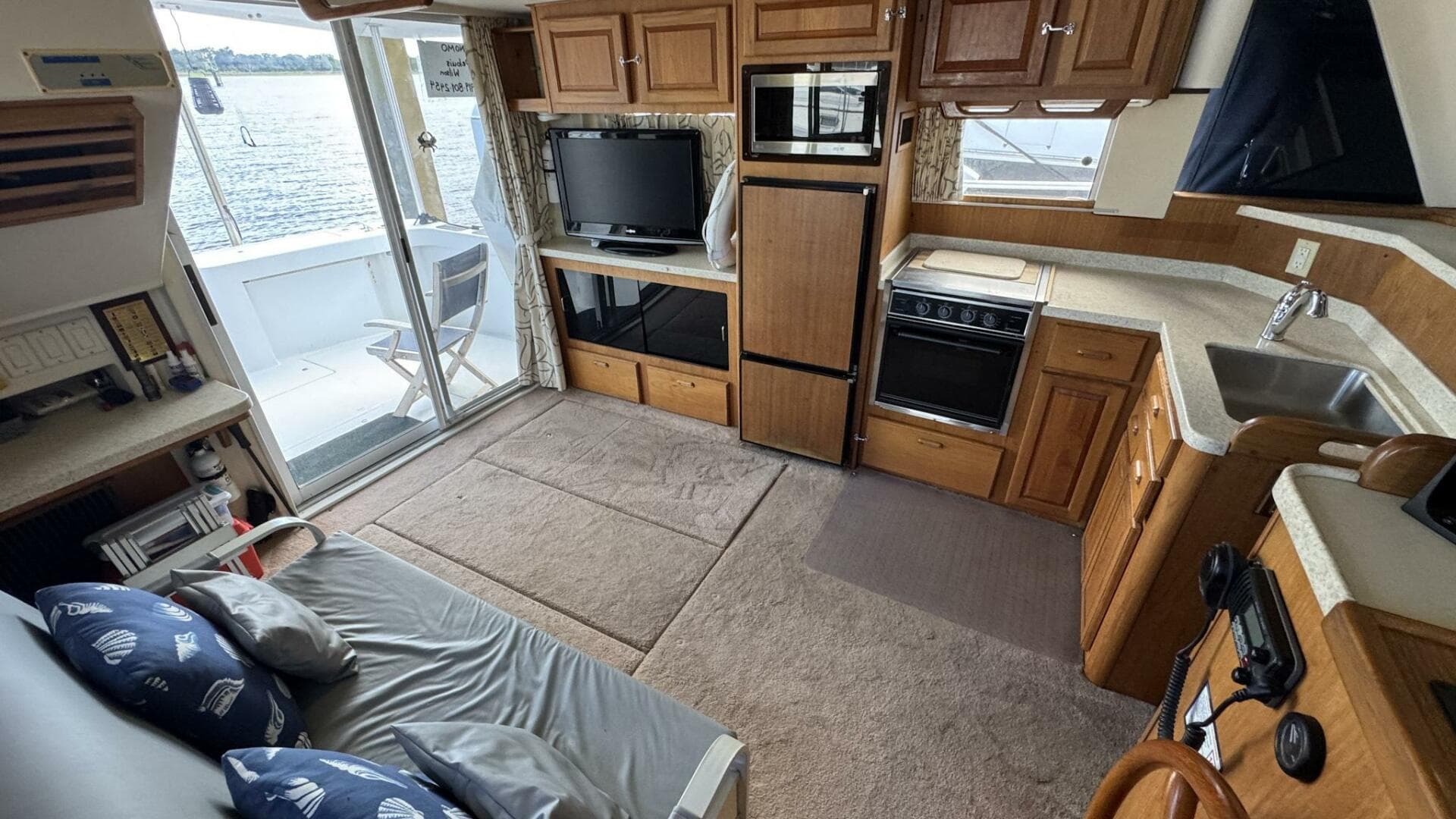 1999 Mainship 350 Salon