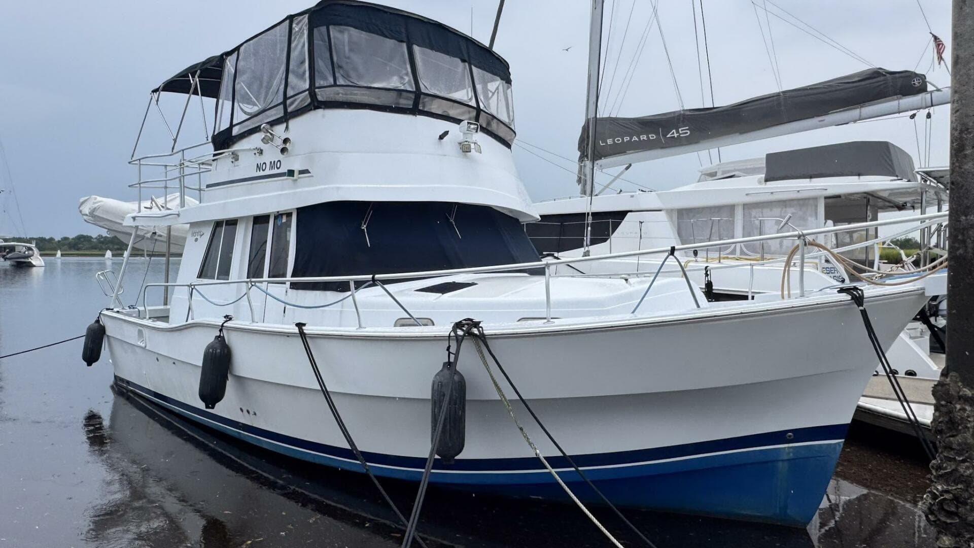 1999 Mainship 350 Exterior Starboard