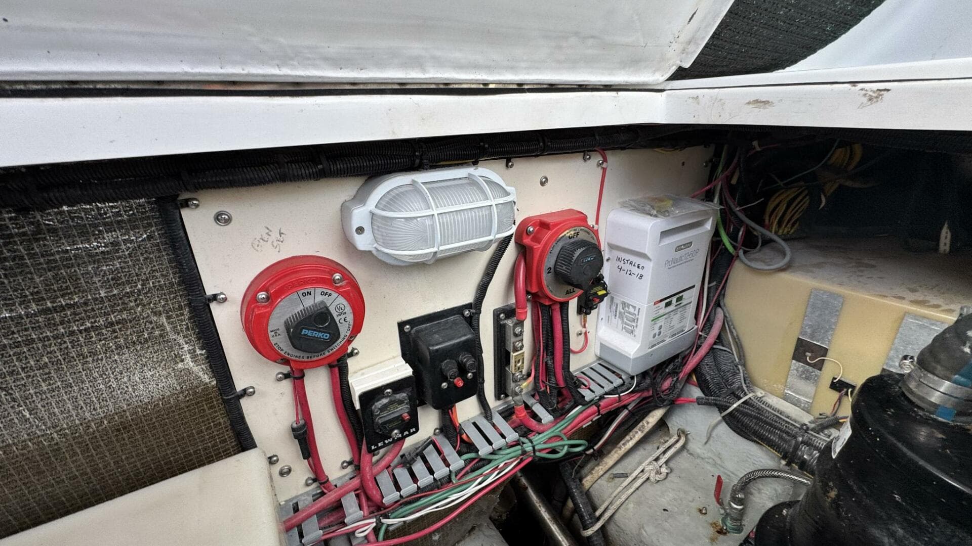 1999 Mainship 350 Engine Room