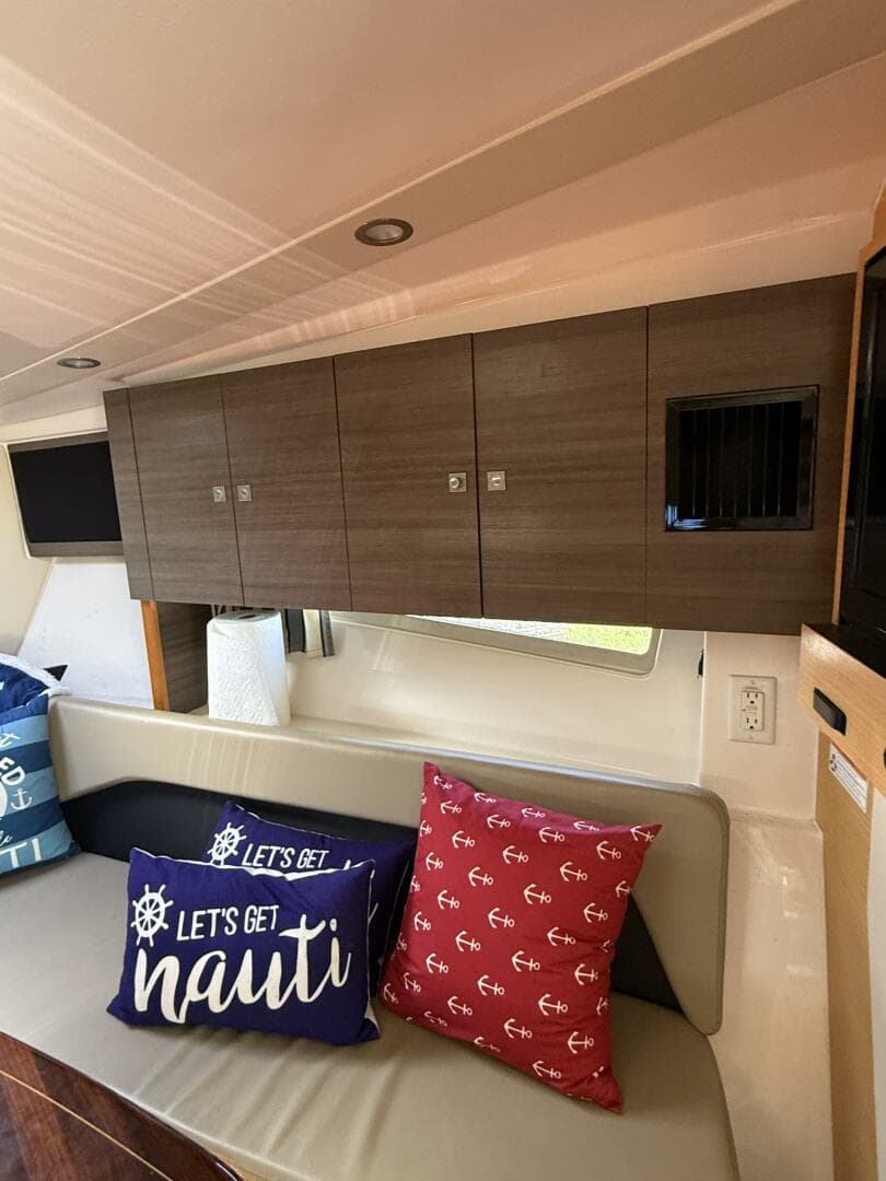 2013 Pursuit 365 SCI