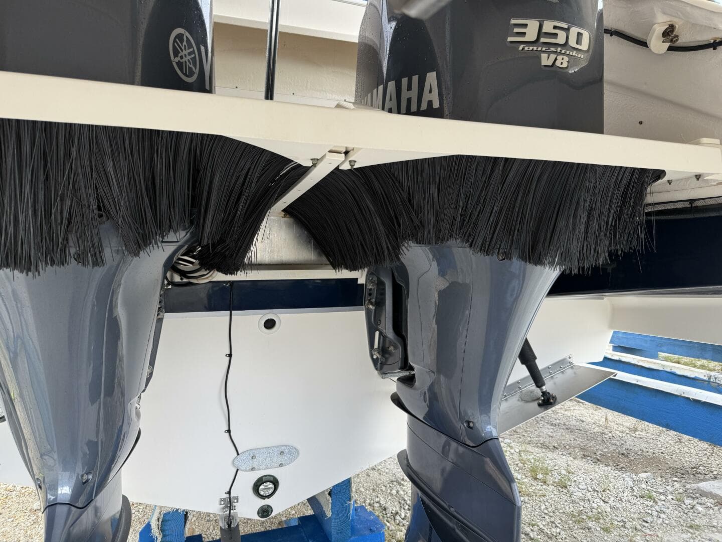 2013 Pursuit 365 SCI