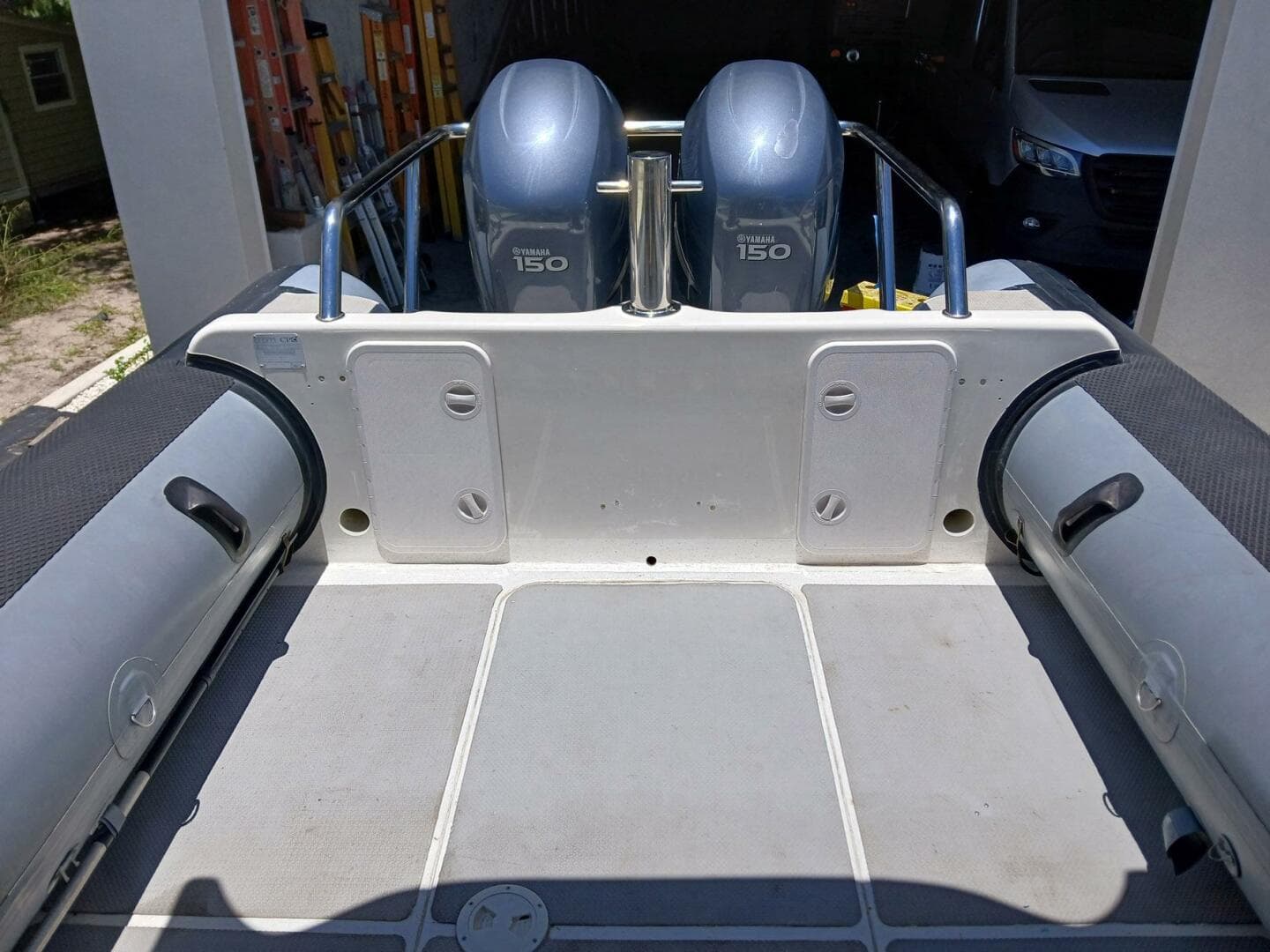 2002 Protector 28 Targa