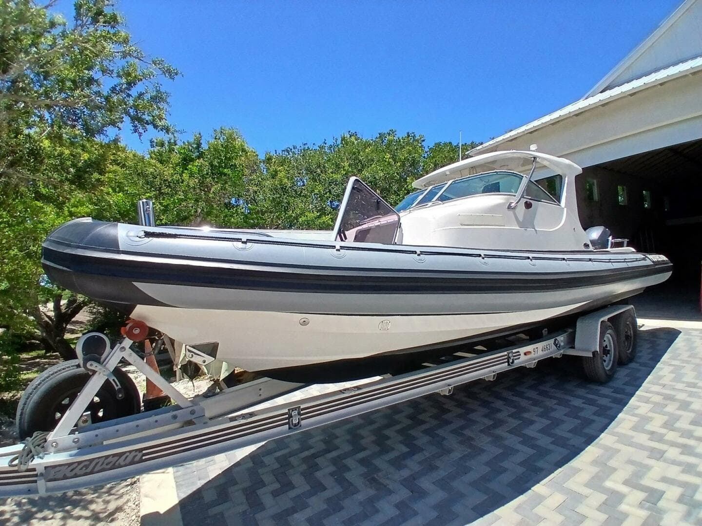 2002 Protector 28 Targa