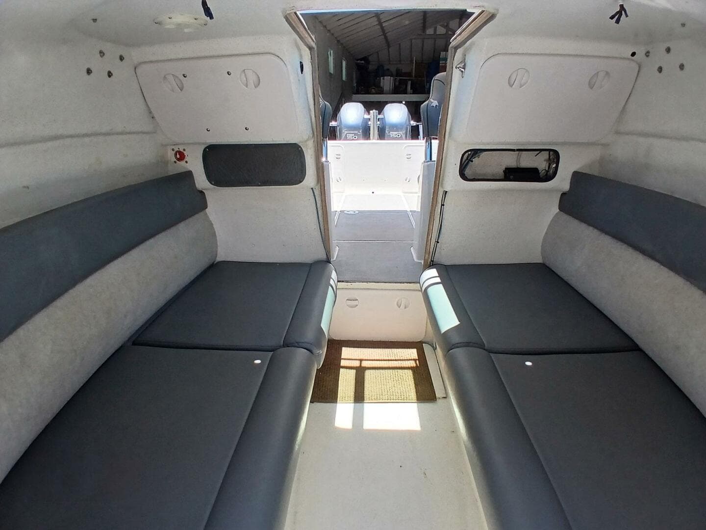 2002 Protector 28 Targa