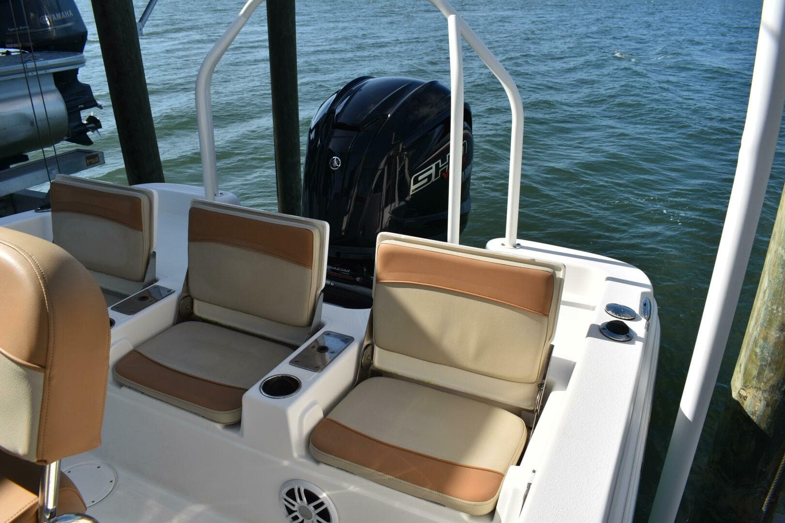 2023 NauticStar 231 Hybrid