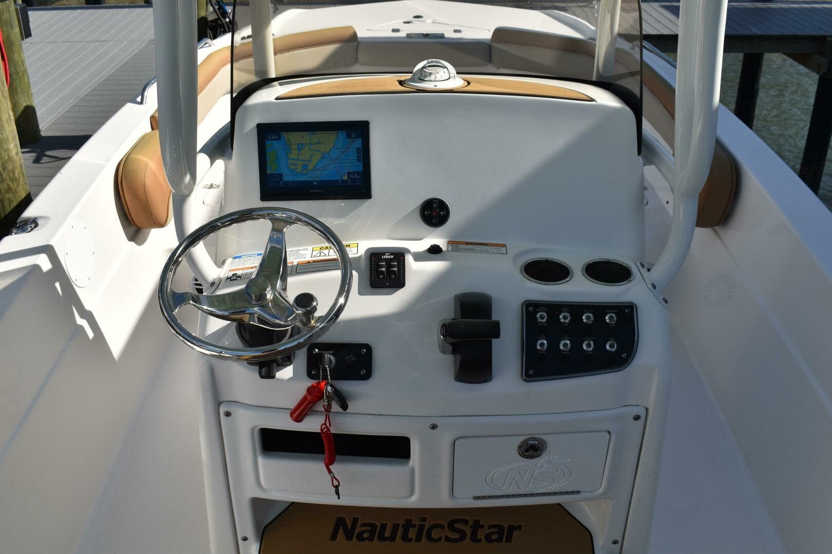 2023 NauticStar 231 Hybrid