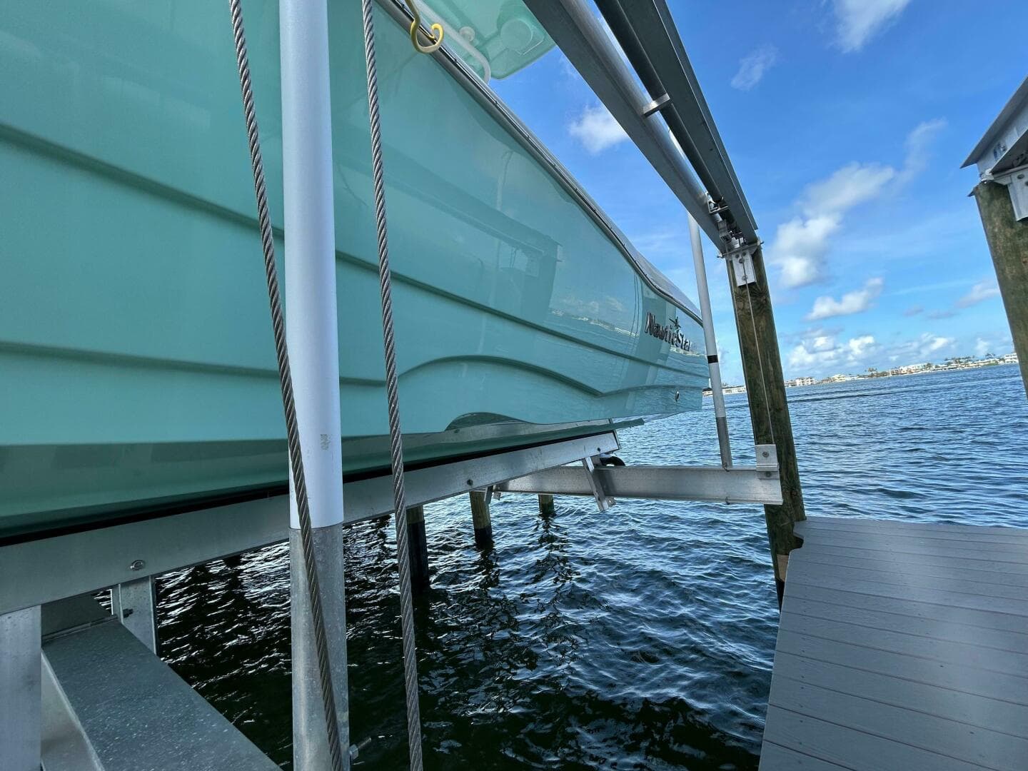 2023 NauticStar 231 Hybrid