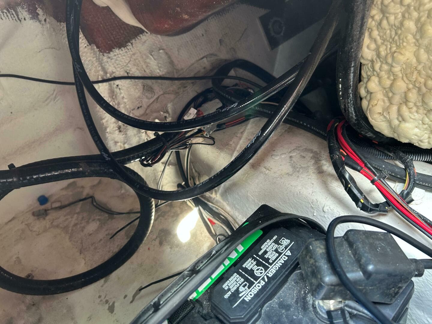 2023 NauticStar 231 Hybrid