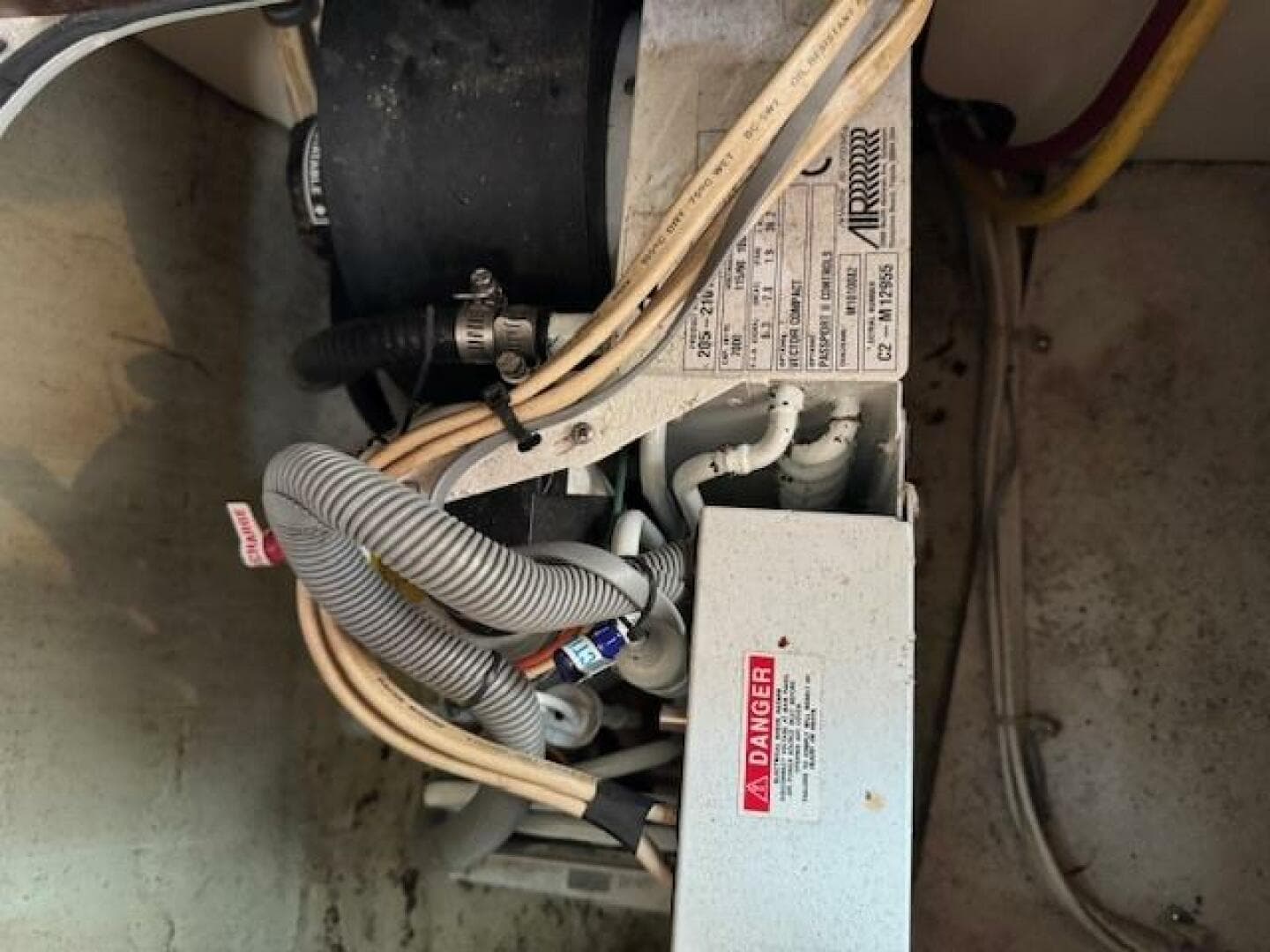 2002 Pursuit 3000 Express