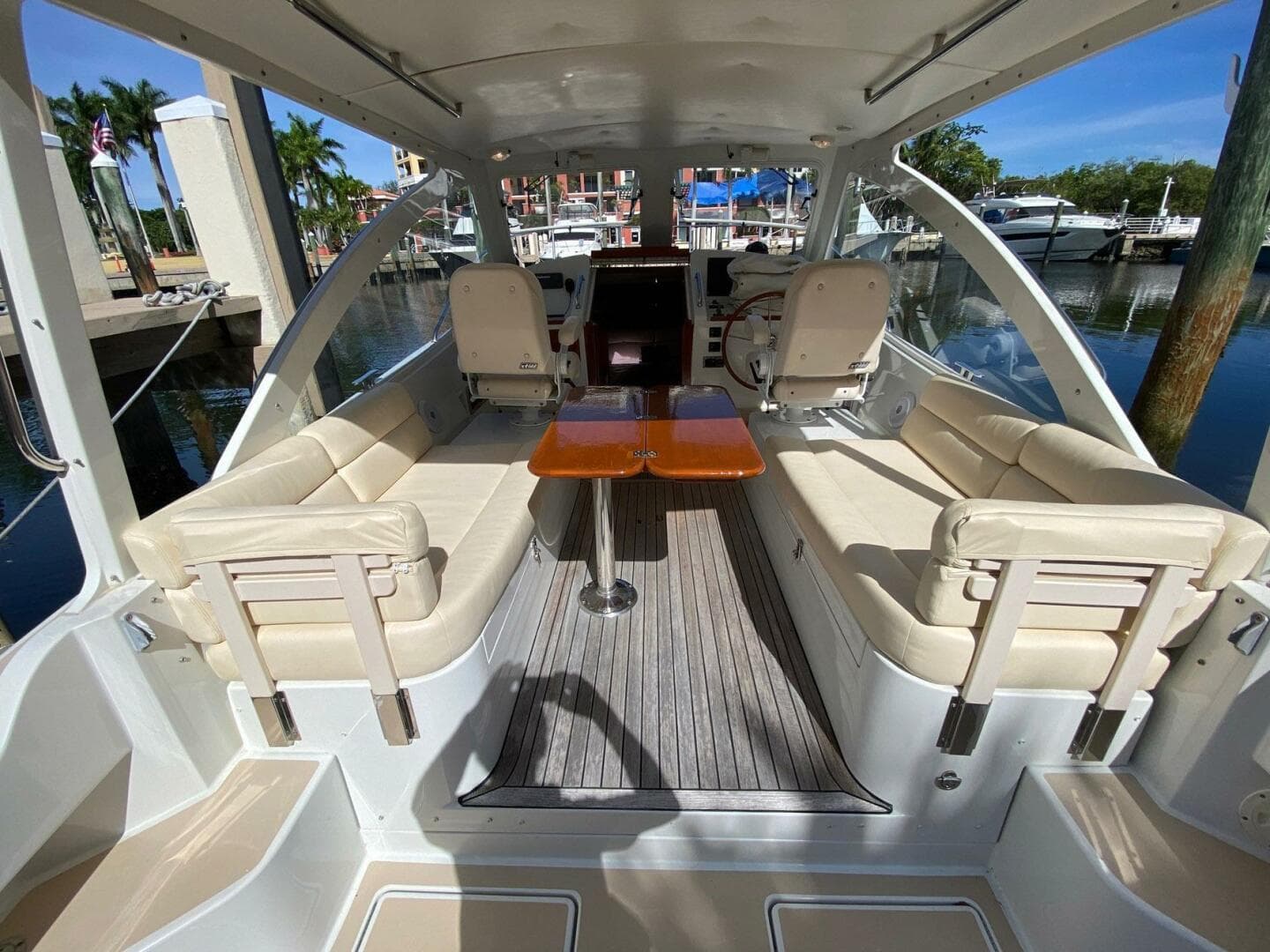 2006 MJM 34z Express HT