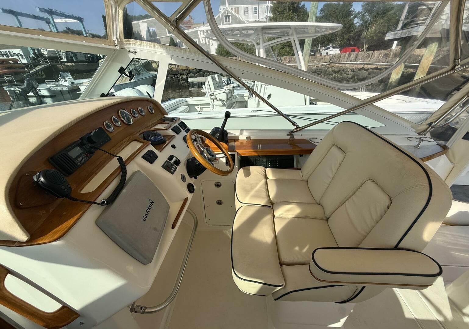 2009 Hunt Yachts Harrier 29