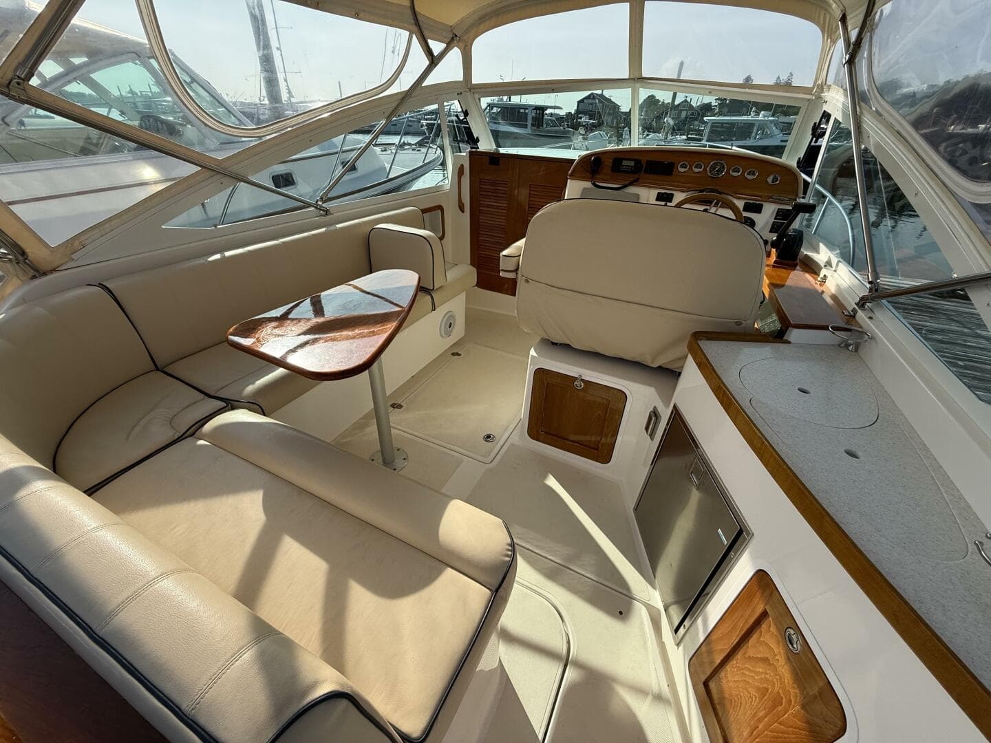 2009 Hunt Yachts Harrier 29