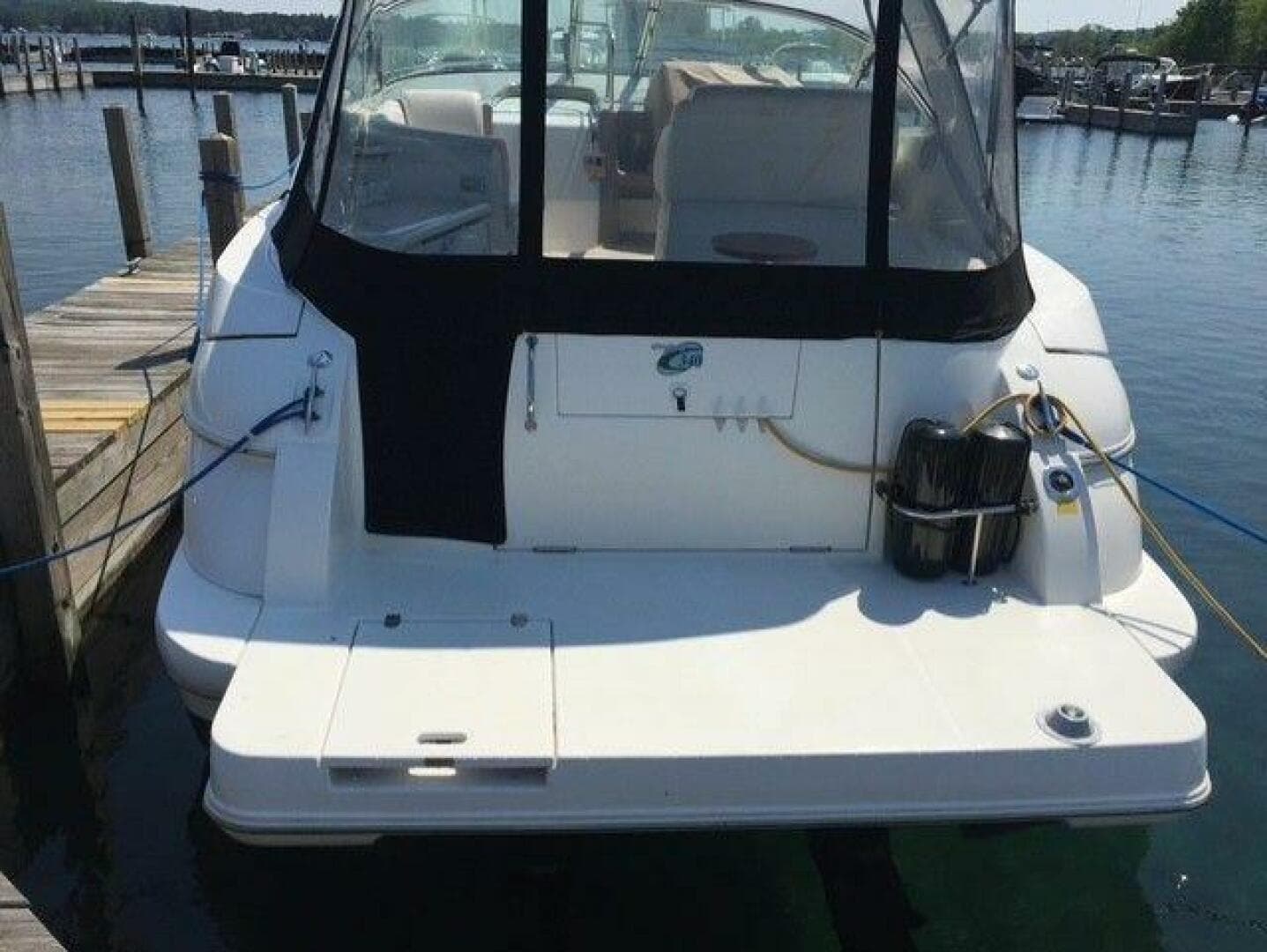 2004 Cruisers Yachts 340 Express
