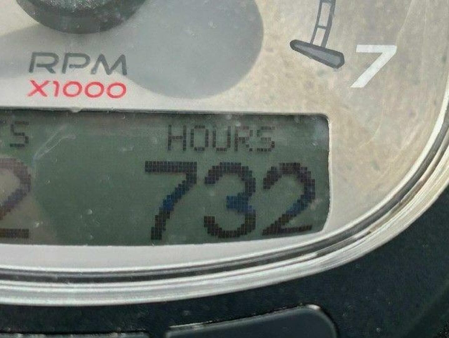 2004 Cruisers Yachts 340 Express