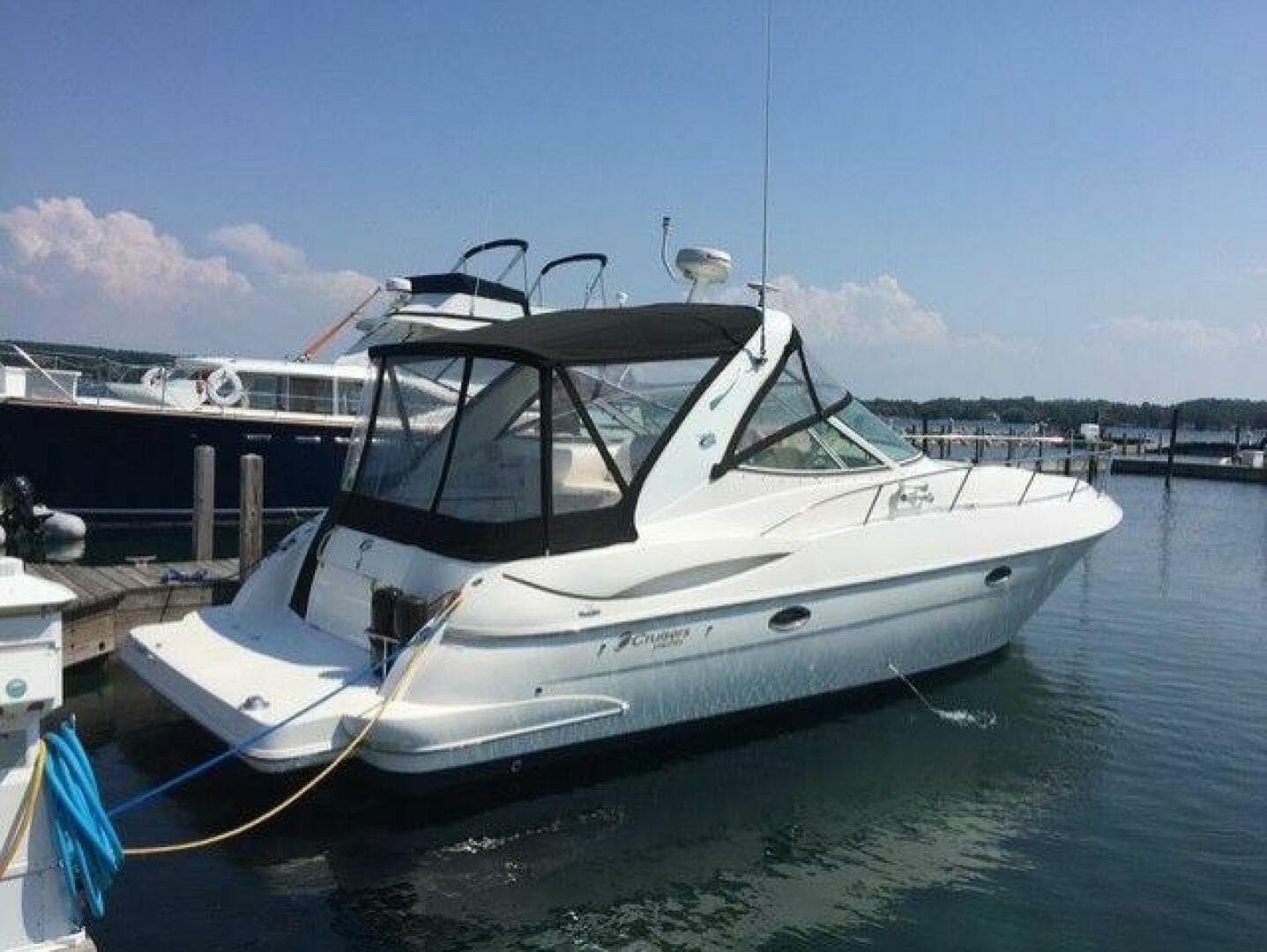 2004 Cruisers Yachts 340 Express