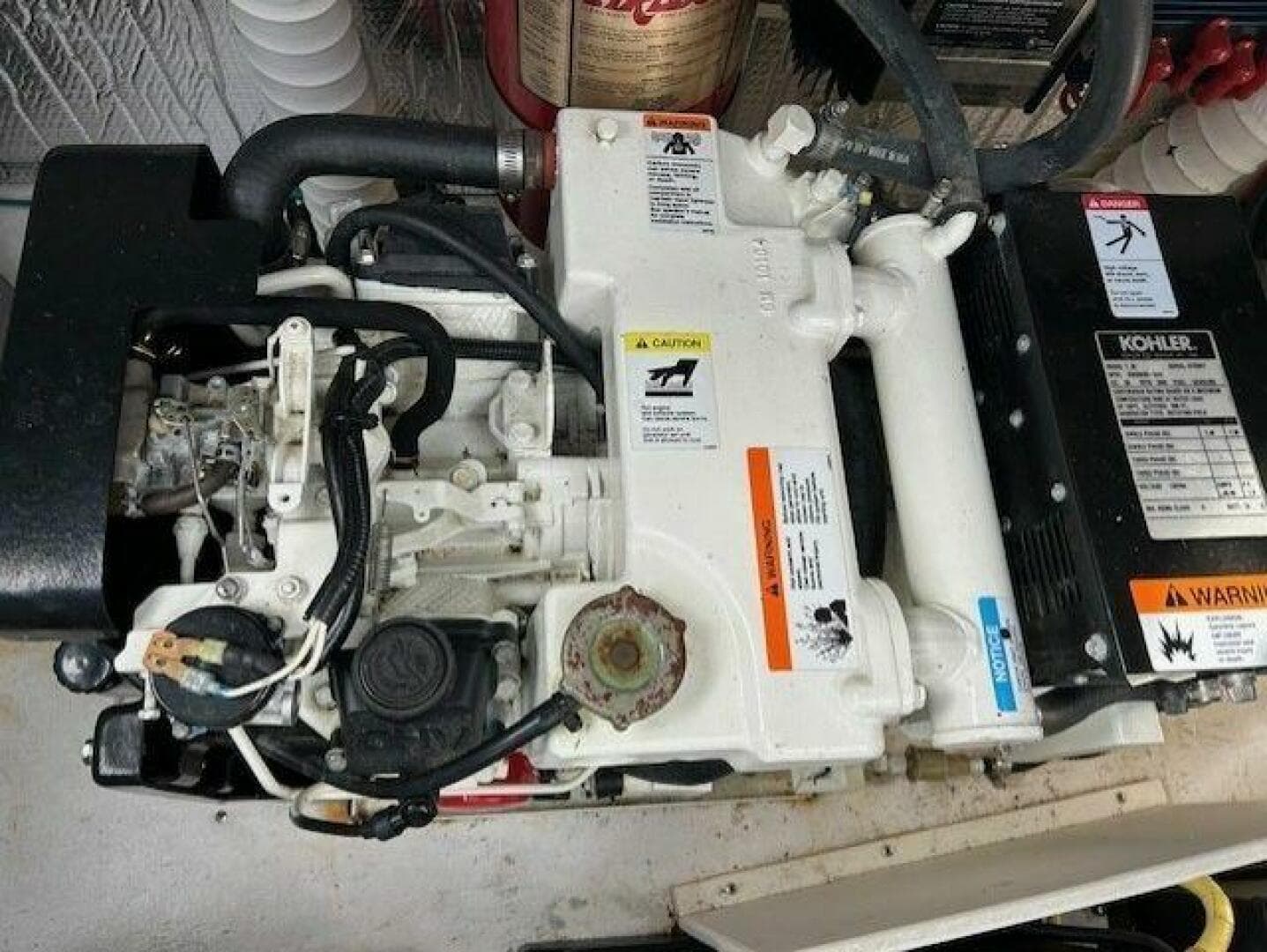 2004 Cruisers Yachts 340 Express