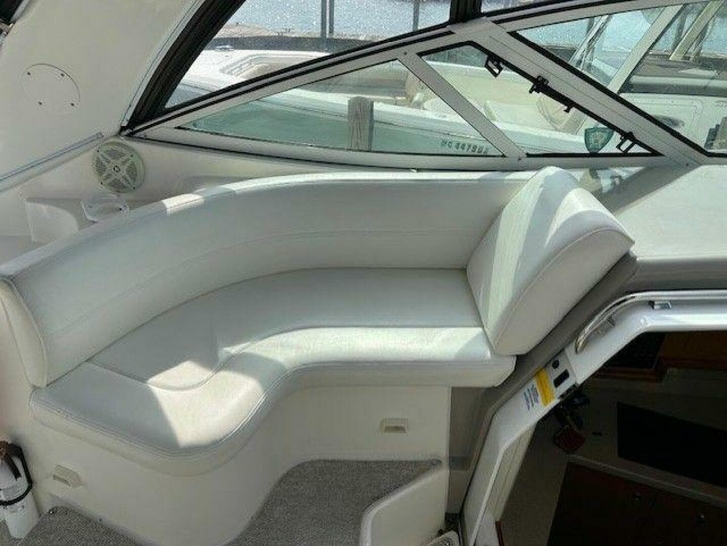 2004 Cruisers Yachts 340 Express
