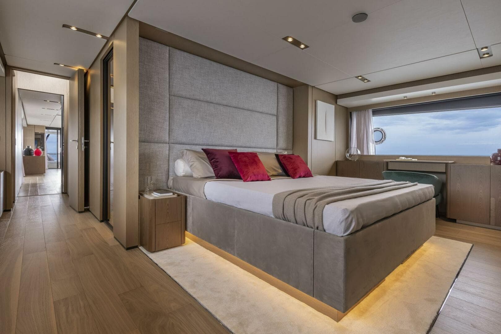 2021 Ferretti Yachts Ferretti 1000