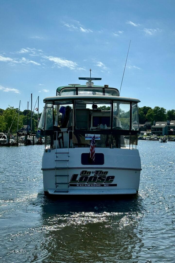 1991 Carver 3807 Aft Cabin