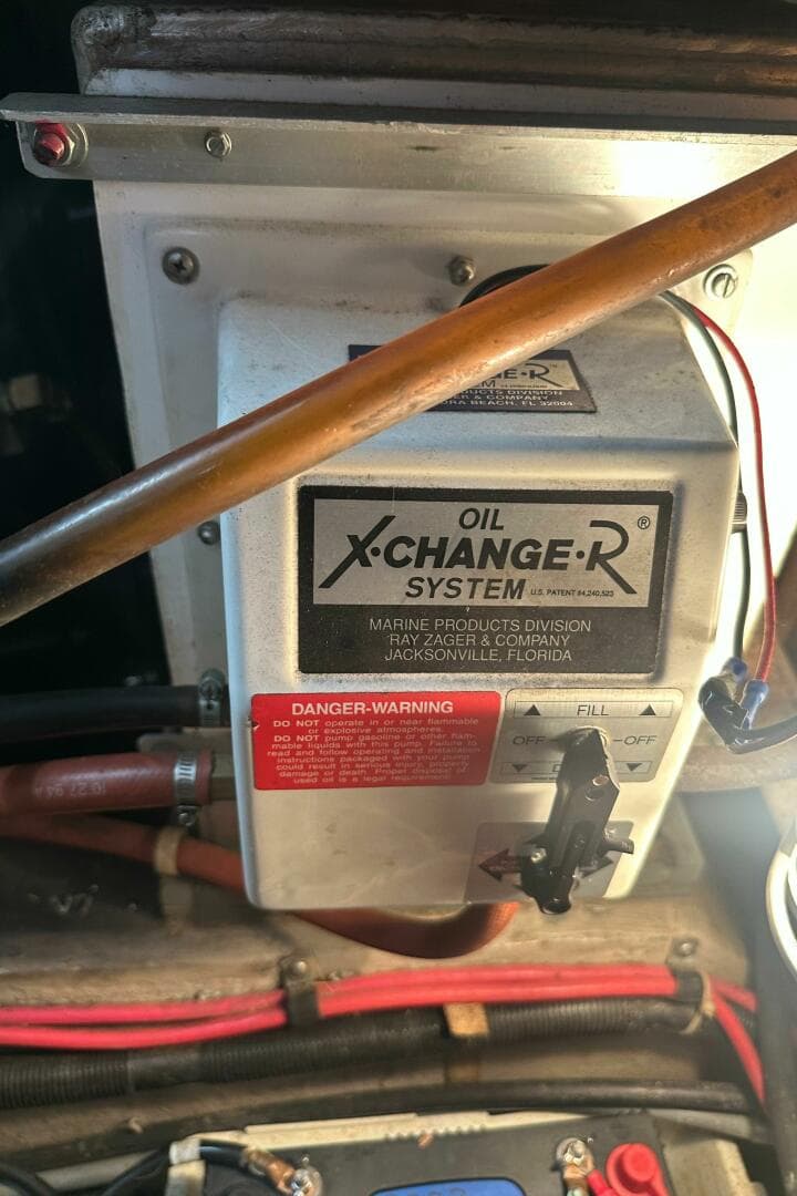 1991 Carver 3807 Aft Cabin