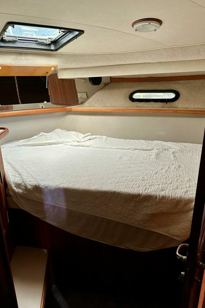 1991 Carver 3807 Aft Cabin