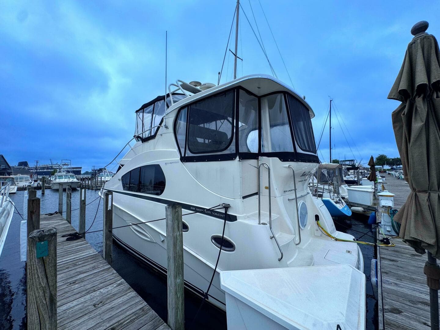 2005 Silverton 35 Motor Yacht