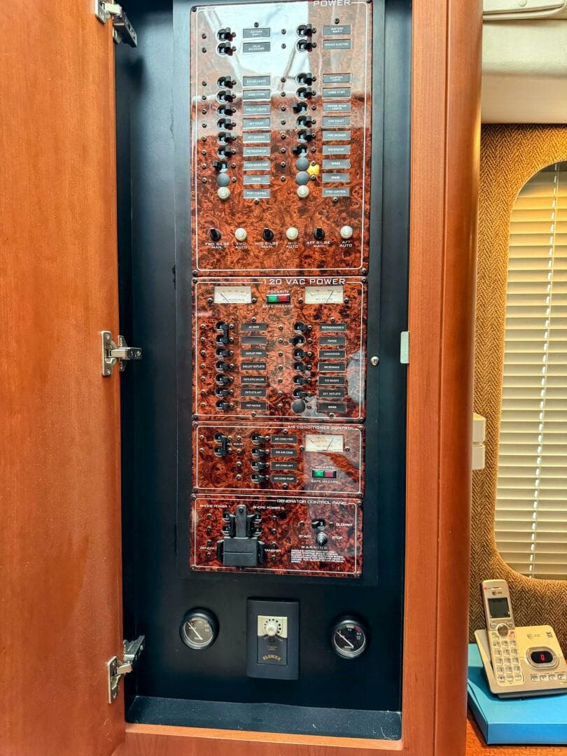 2005 Silverton 35 Motor Yacht