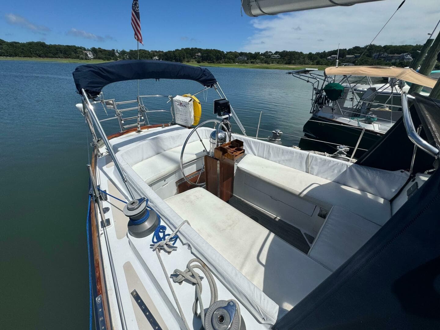 1983 Hinckley Sou'wester 42