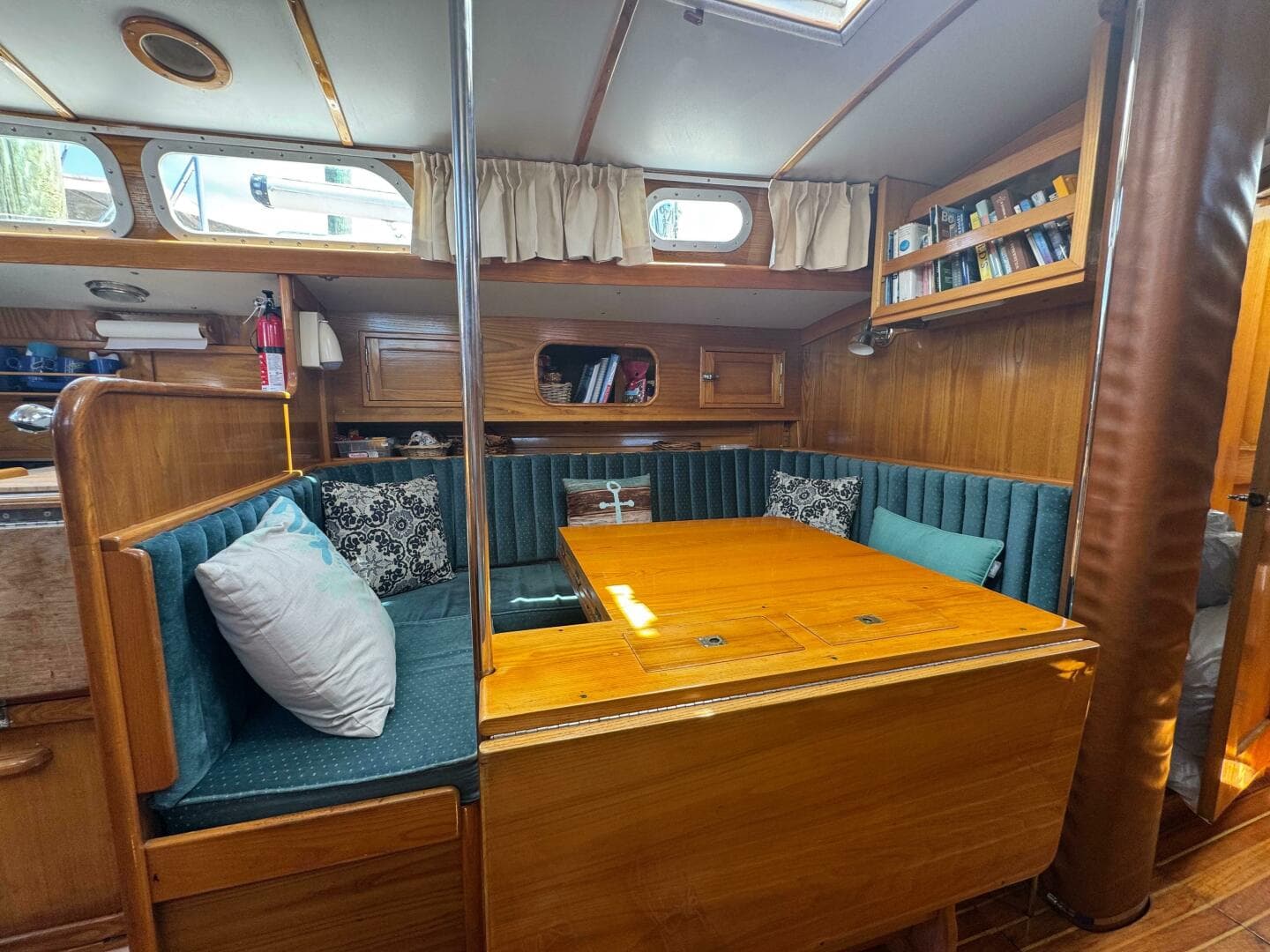 1983 Hinckley Sou'wester 42