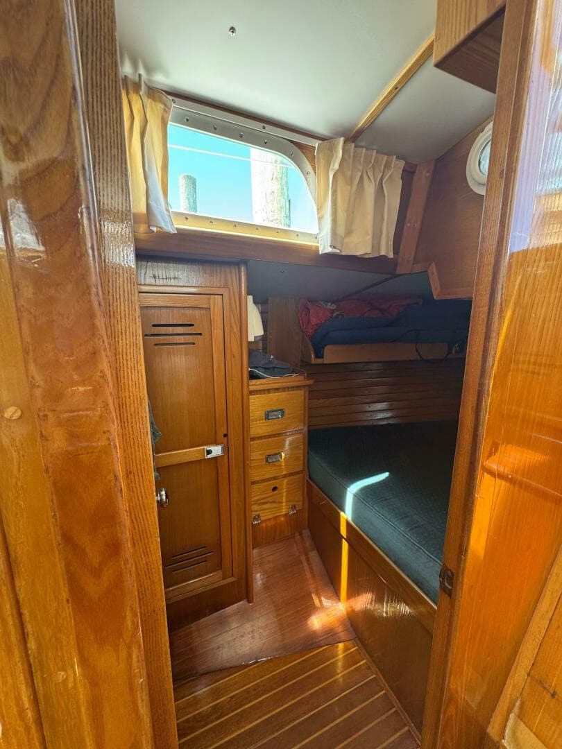 1983 Hinckley Sou'wester 42