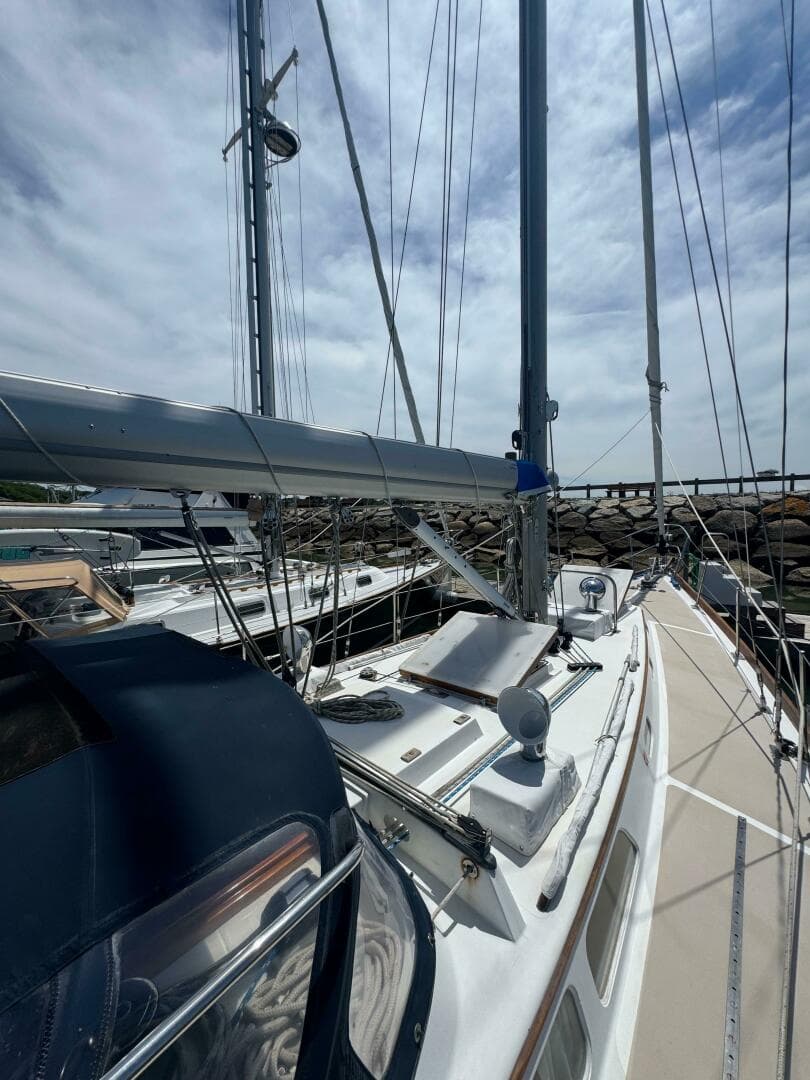 1983 Hinckley Sou'wester 42