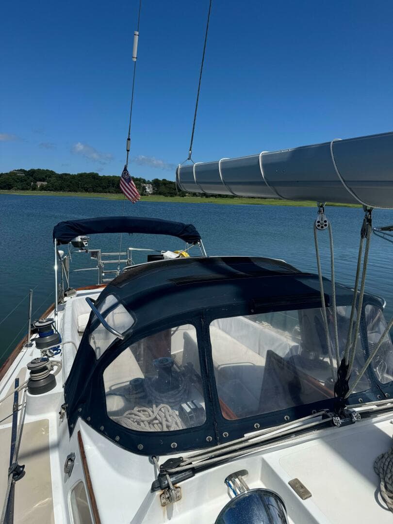 1983 Hinckley Sou'wester 42